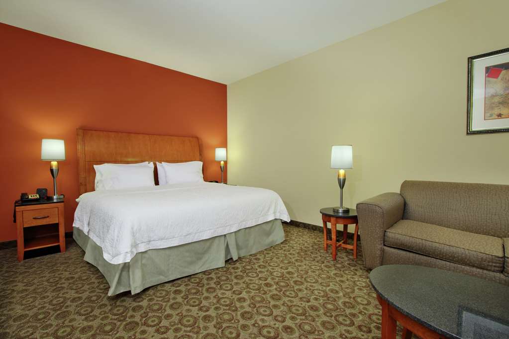 Hampton Inn & Suites Buffalo photo 2