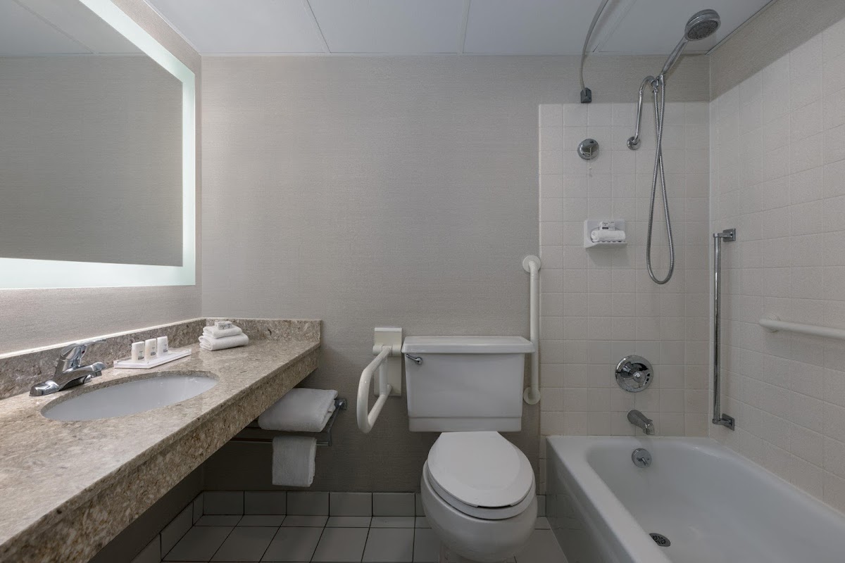 Holiday Inn Des Moines-Airport/Conf Center by IHG photo 3