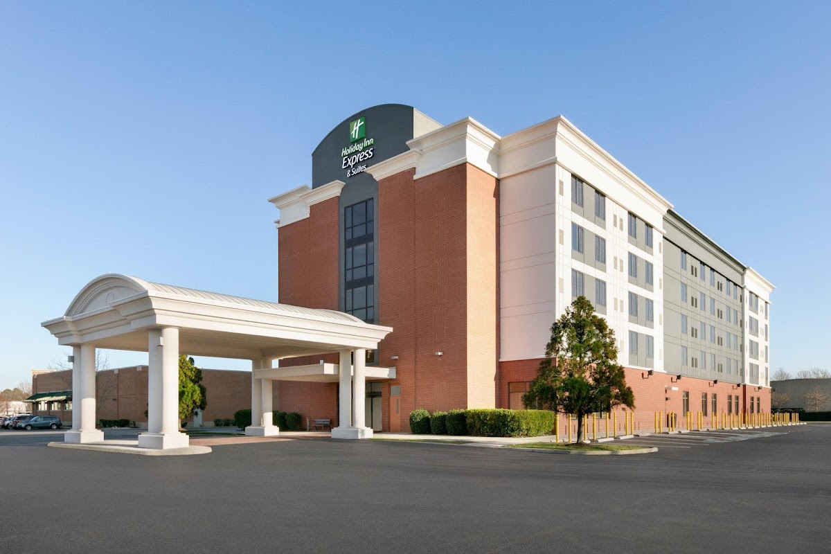 Holiday Inn Express & Suites Norfolk Airport by IHG