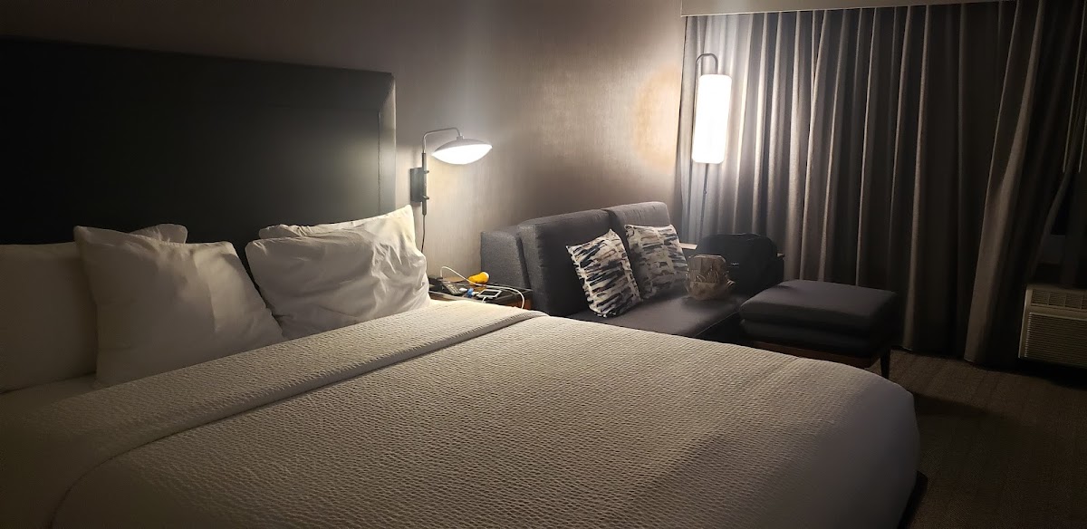 Marriott Hotel photo 2