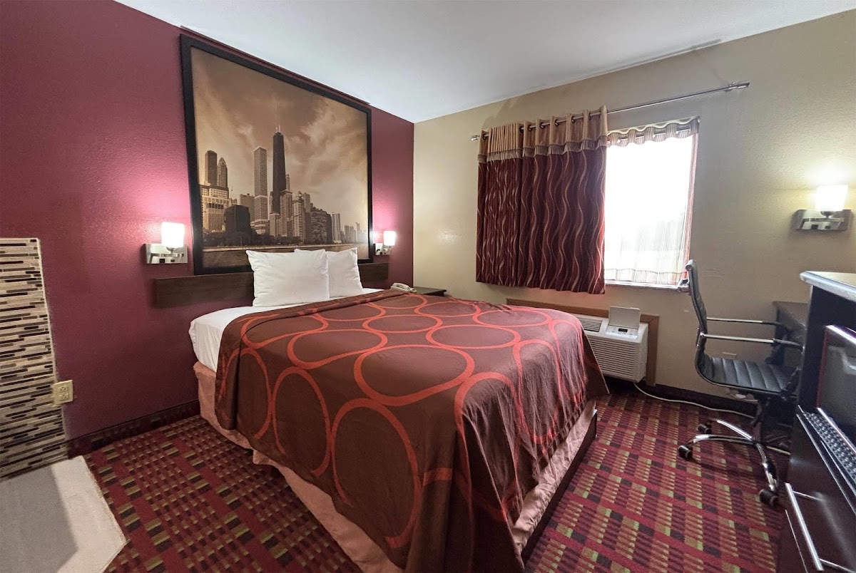 Super 8 by Wyndham Paris IL photo 2
