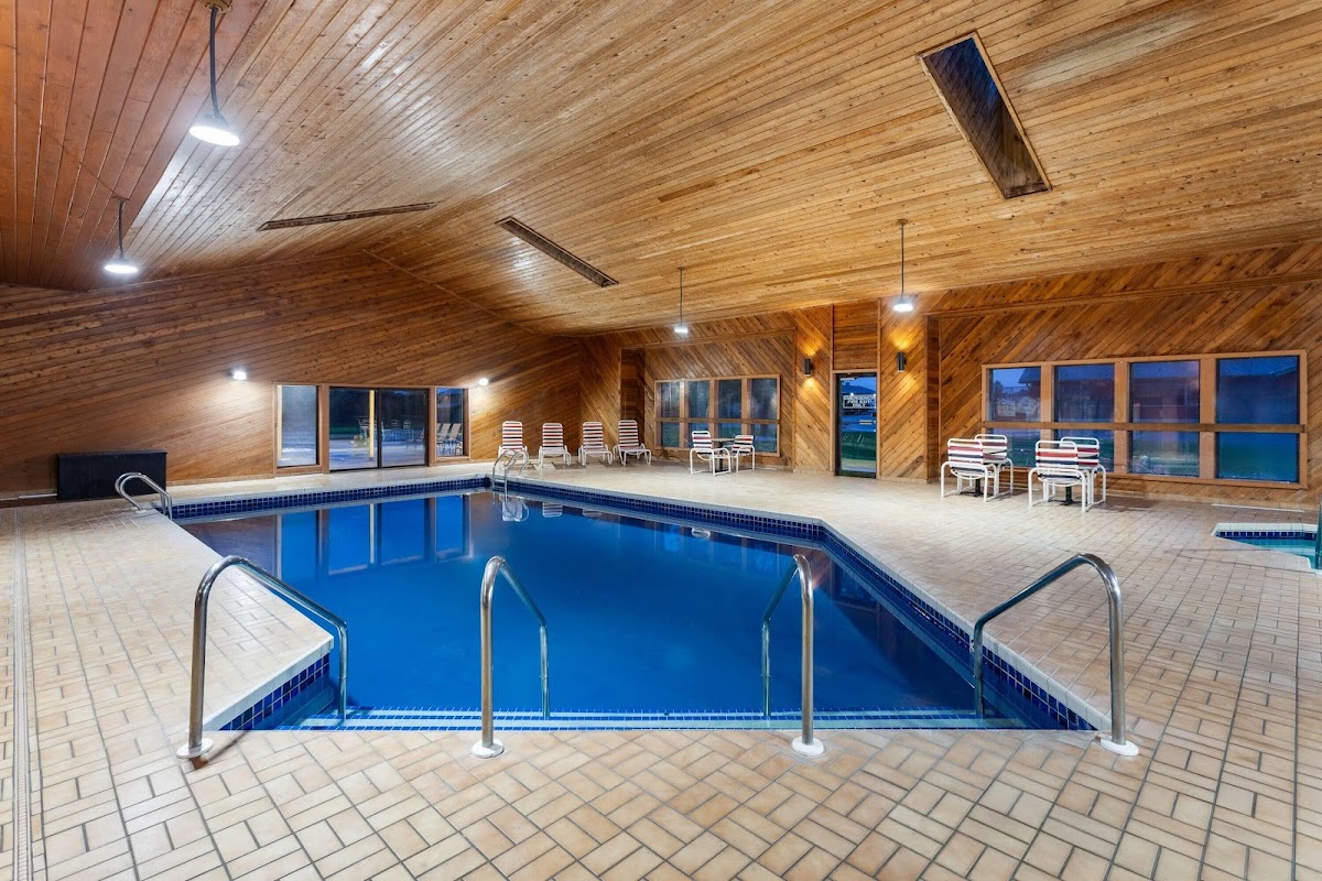 Days Inn by Wyndham Eagle River photo 3