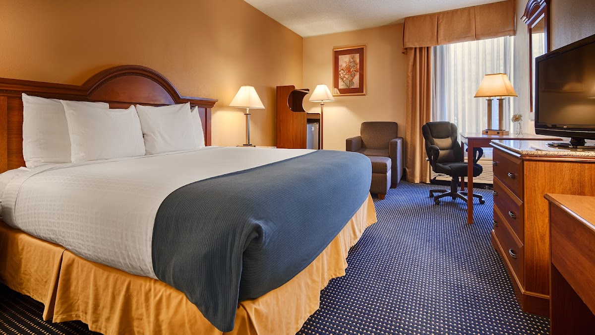 Best Western Plus Yadkin Valley Inn & Suites photo 2