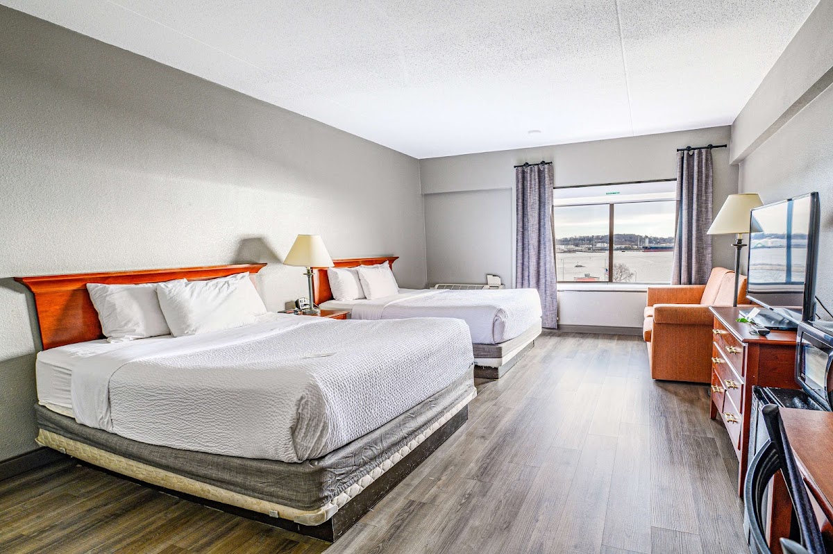 La Quinta Inn & Suites by Wyndham New Haven photo 2