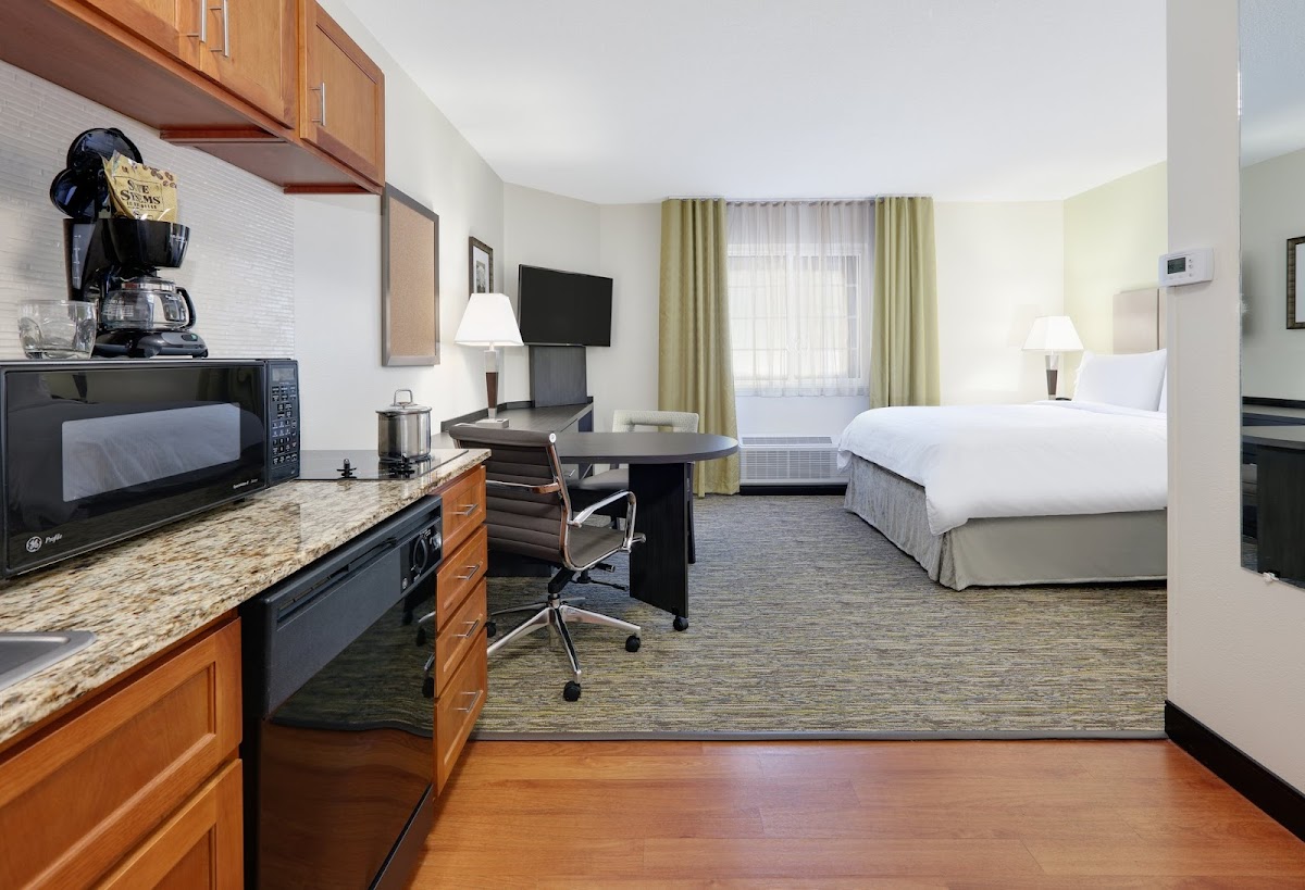 Candlewood Suites Salina by IHG photo 2