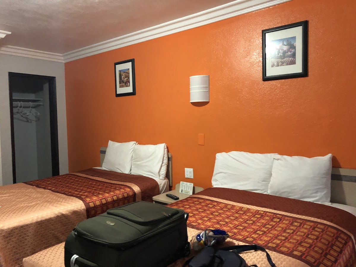 Value Inn Hollywood photo 2