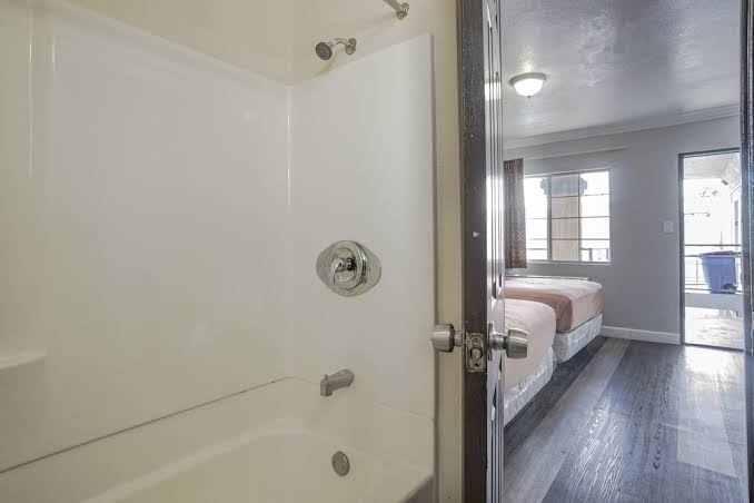 Value Inn Hollywood photo 3