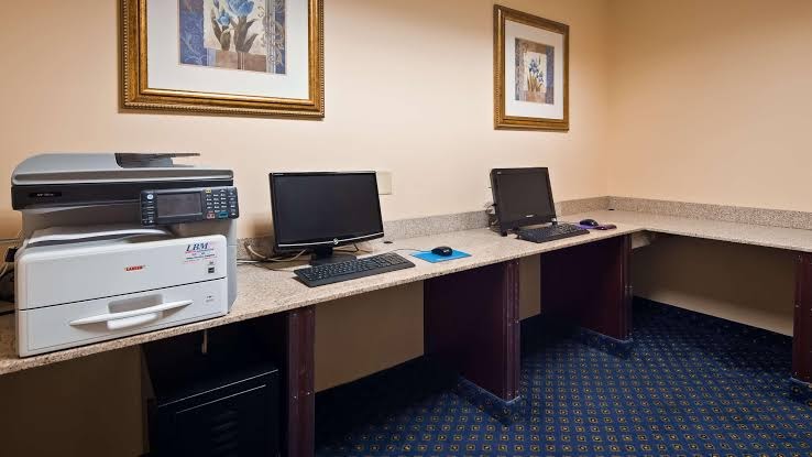 Best Western Plus Crossroads Inn & Suites photo 3