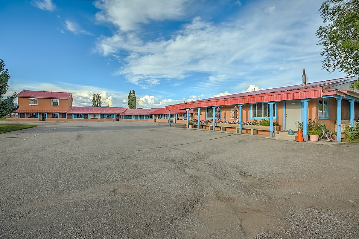 Chama Trails Motel