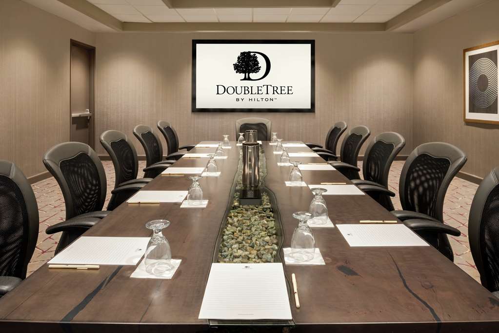 DoubleTree by Hilton St. Paul East photo 3