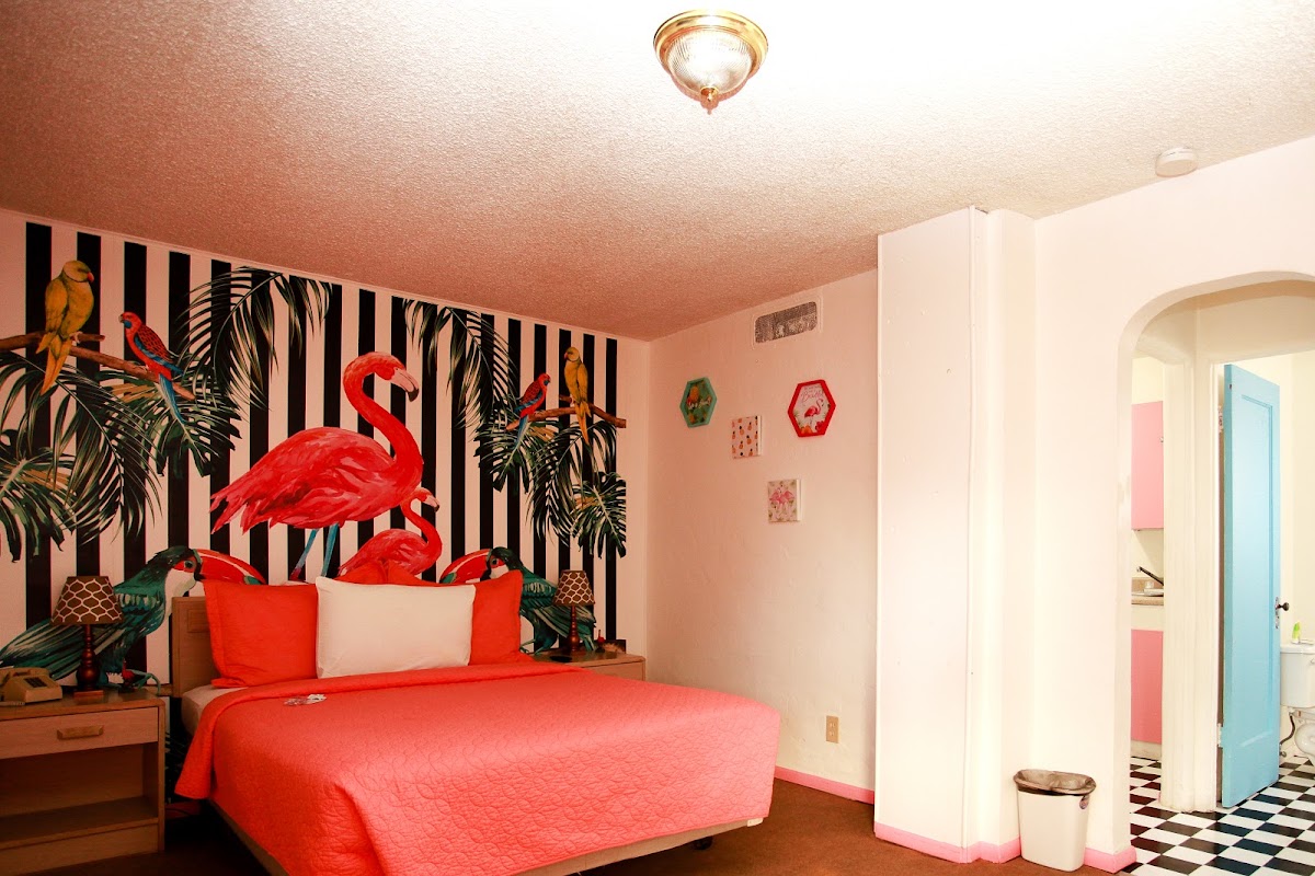 Brad's Desert Inn photo 2