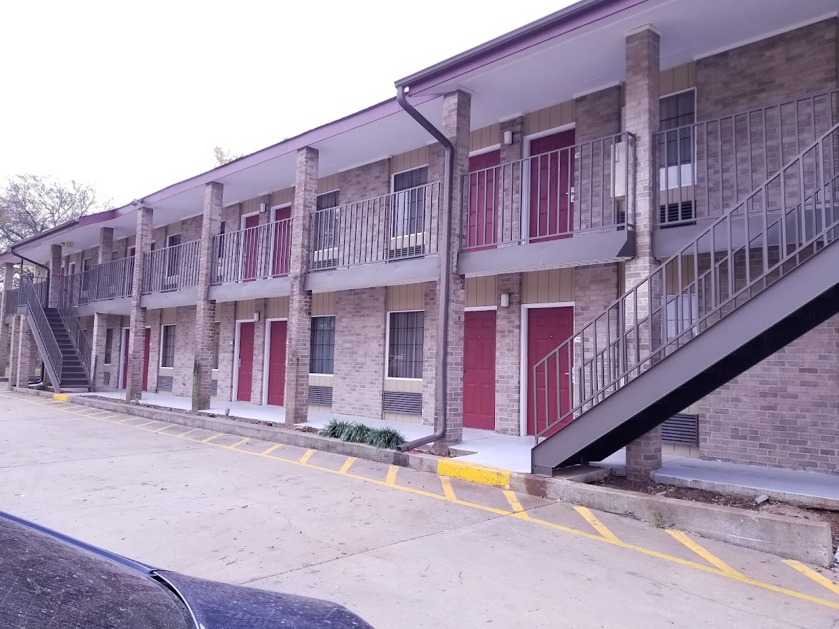 Raintree Inn