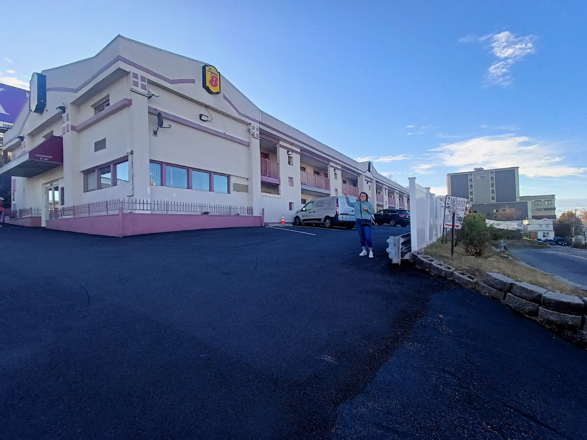 Super 8 by Wyndham North Bergen NJ/NYC Area photo 3