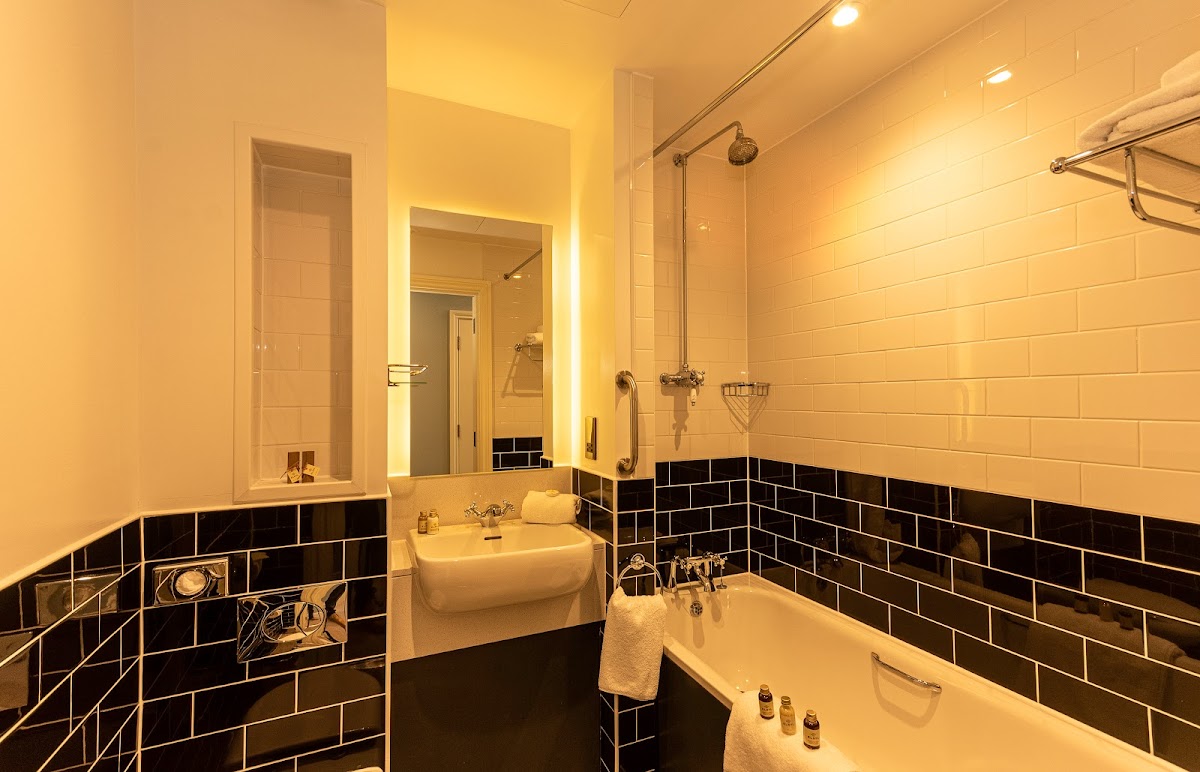 The Yarrow Hotel photo 3
