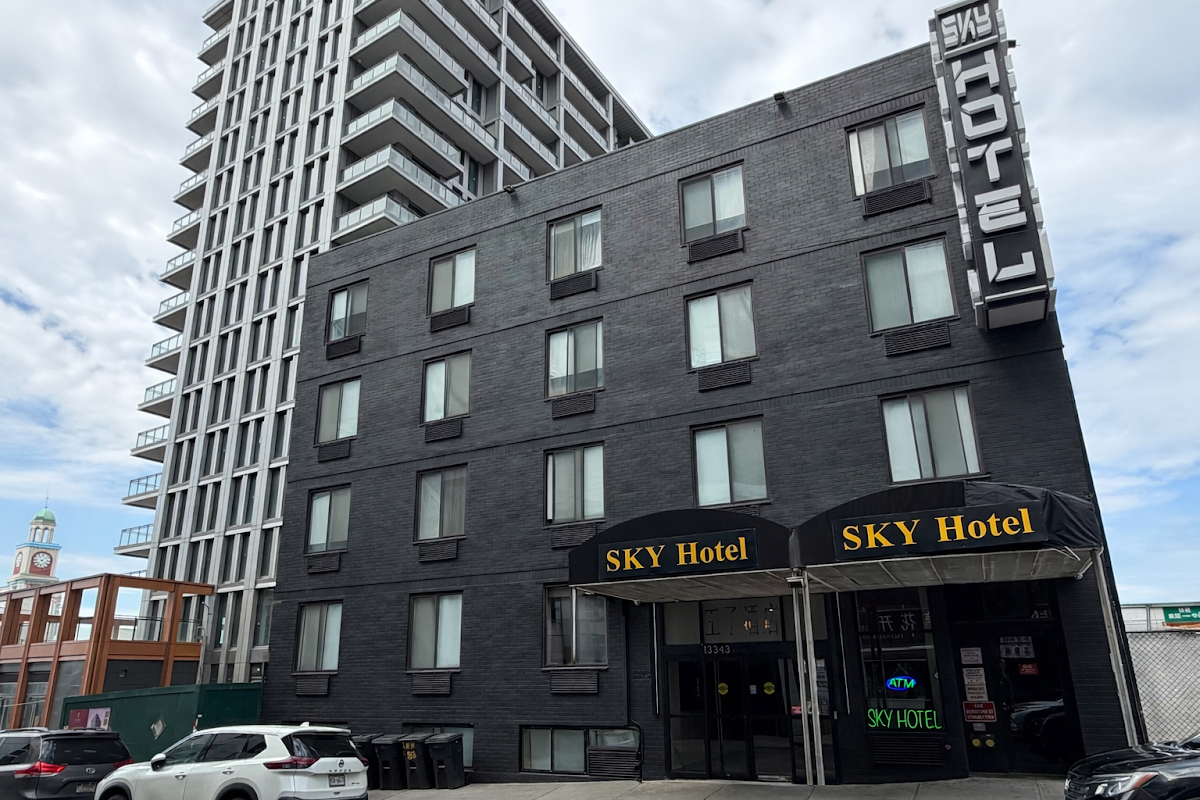 Sky Hotel Flushing