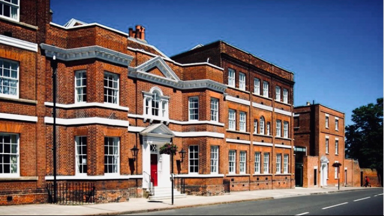 GreyFriars Hotel & Restaurant