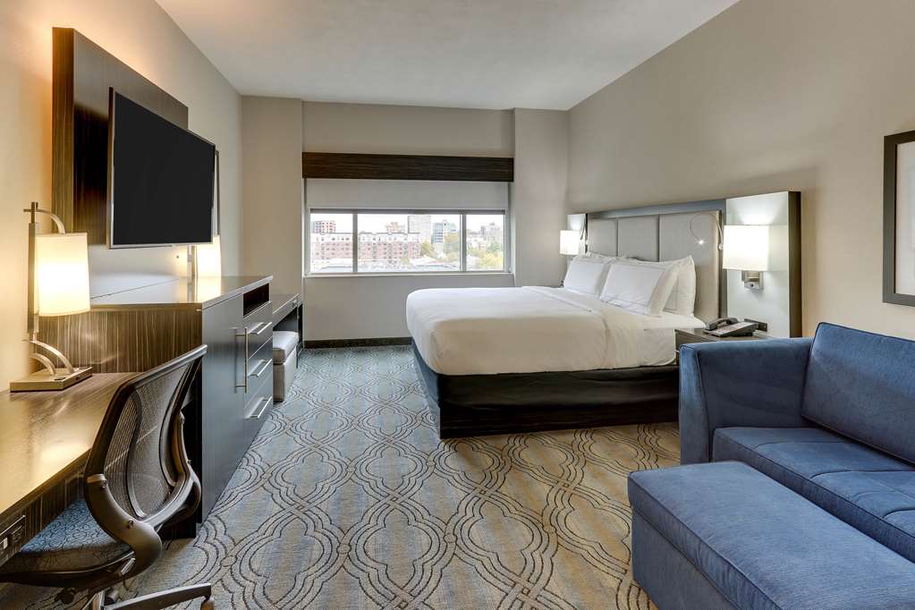 DoubleTree by Hilton St. Louis Forest Park photo 2