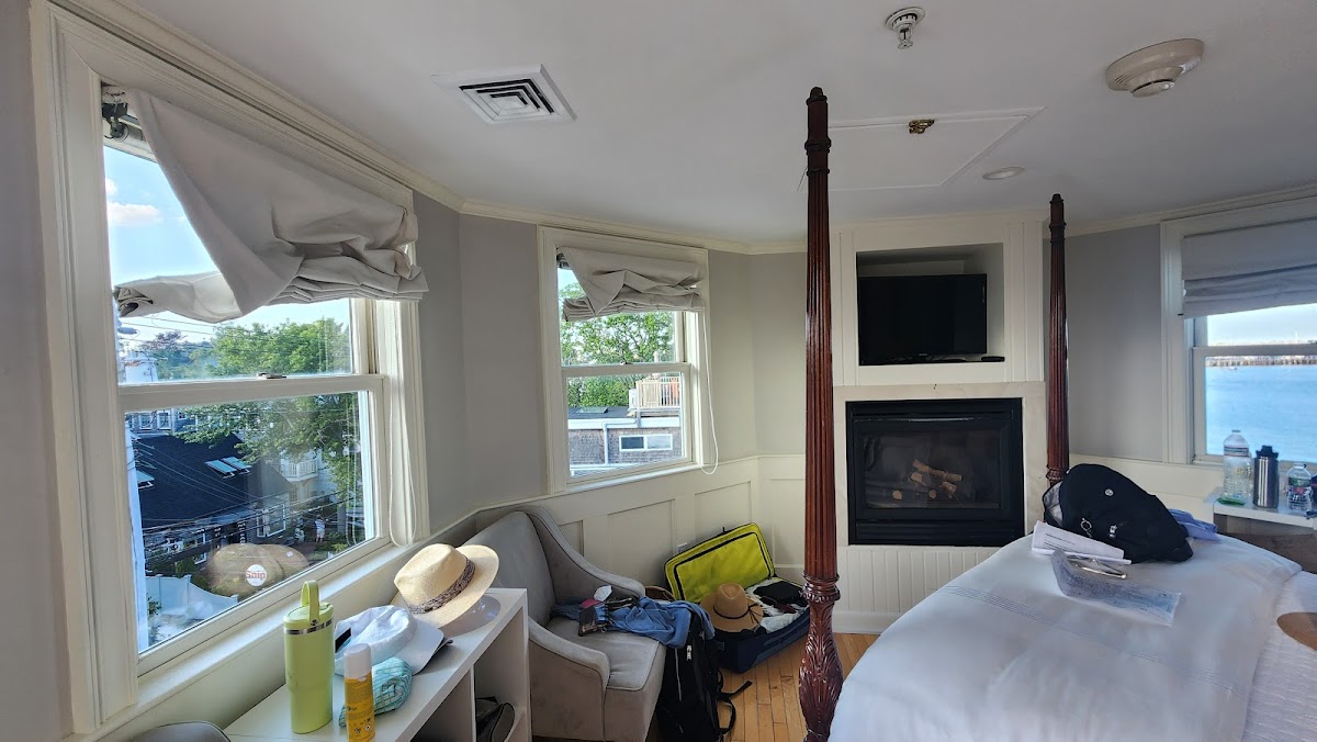 Anchor Inn Beach House photo 2
