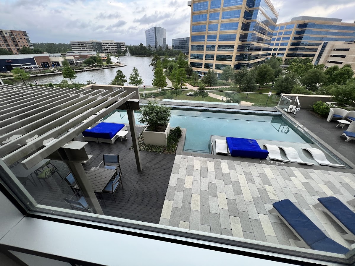 Embassy Suites by Hilton The Woodlands® at Hughes Landing photo 3