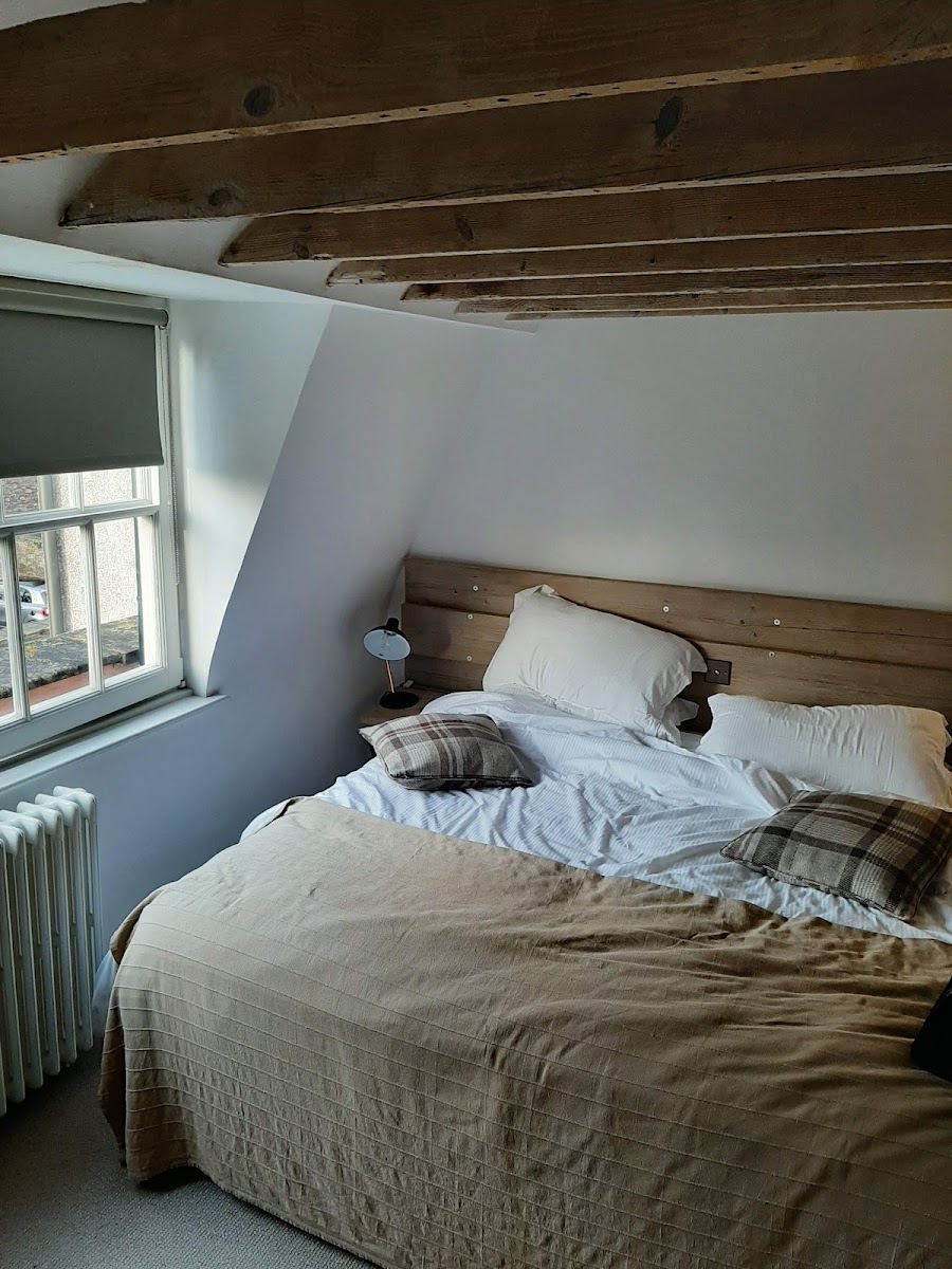 3 Berkeley Square Guesthouse photo 3