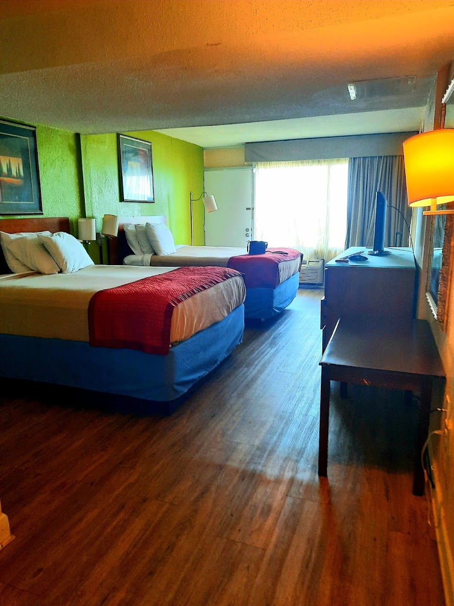 Atlantic Paradise Inn and Suites photo 2