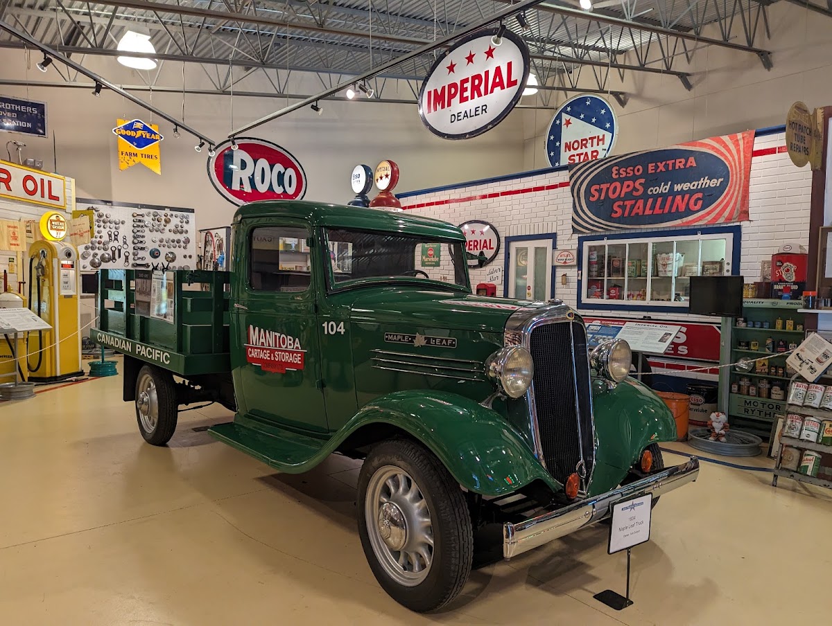 Headingley Heritage Center, Jim's Vintage Garages
