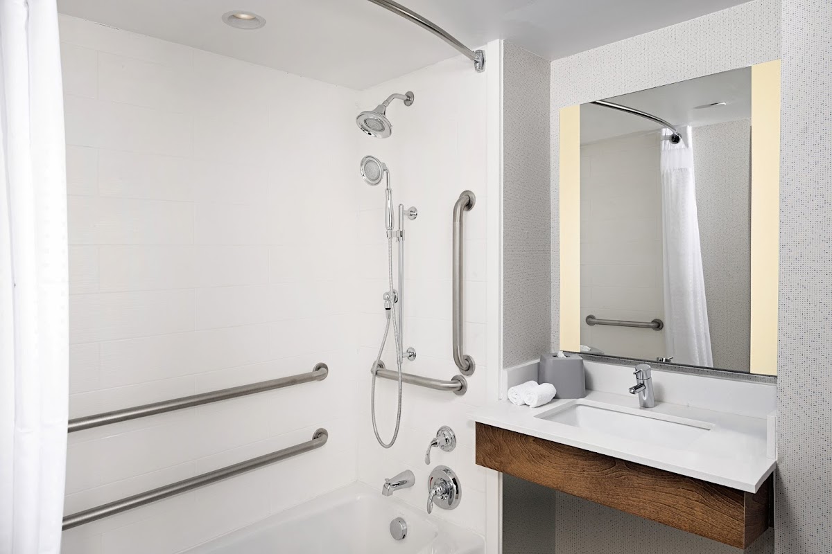 Holiday Inn Express & Suites College Park-University Area by IHG photo 2