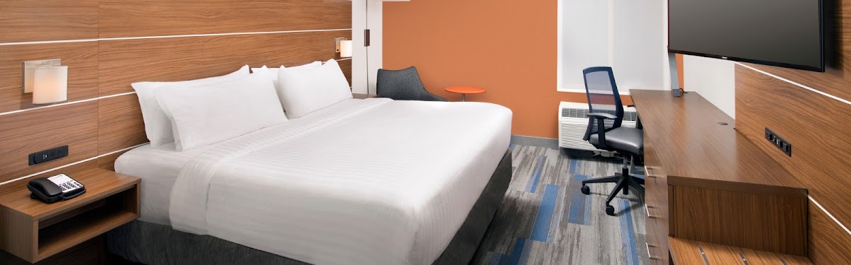 Holiday Inn Express & Suites College Park-University Area by IHG photo 3