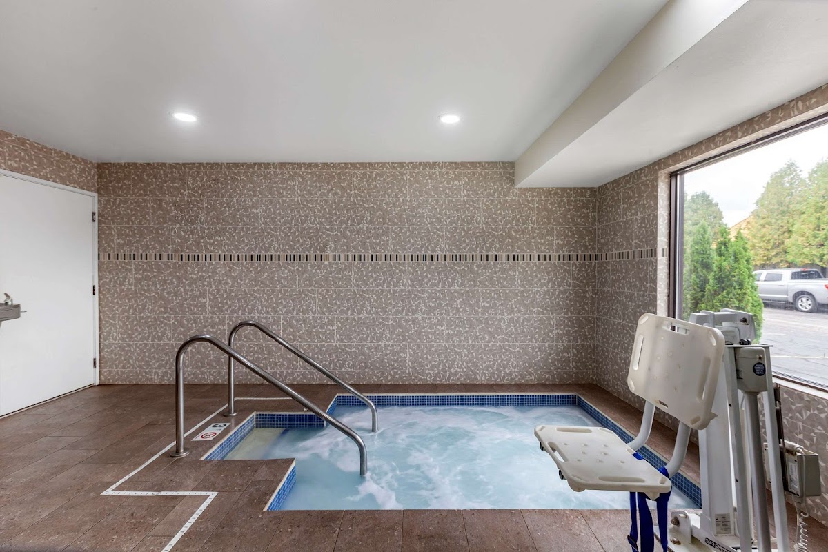 Clarion Pointe Racine - Mount Pleasant photo 3