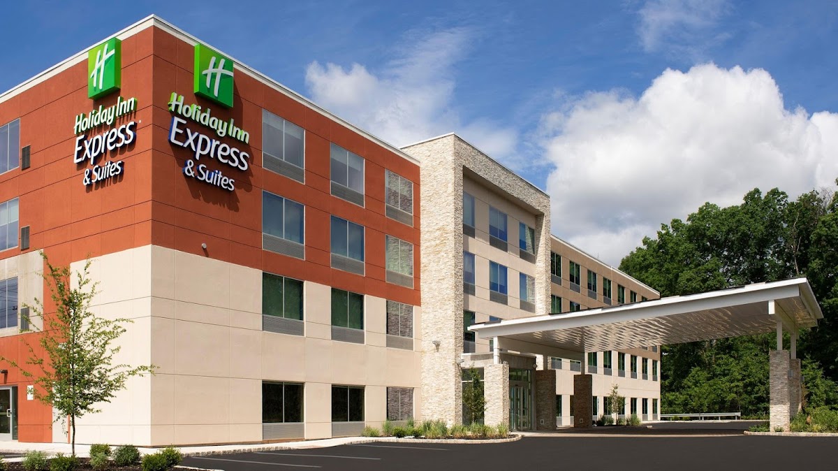 Holiday Inn Express & Suites North Brunswick by IHG