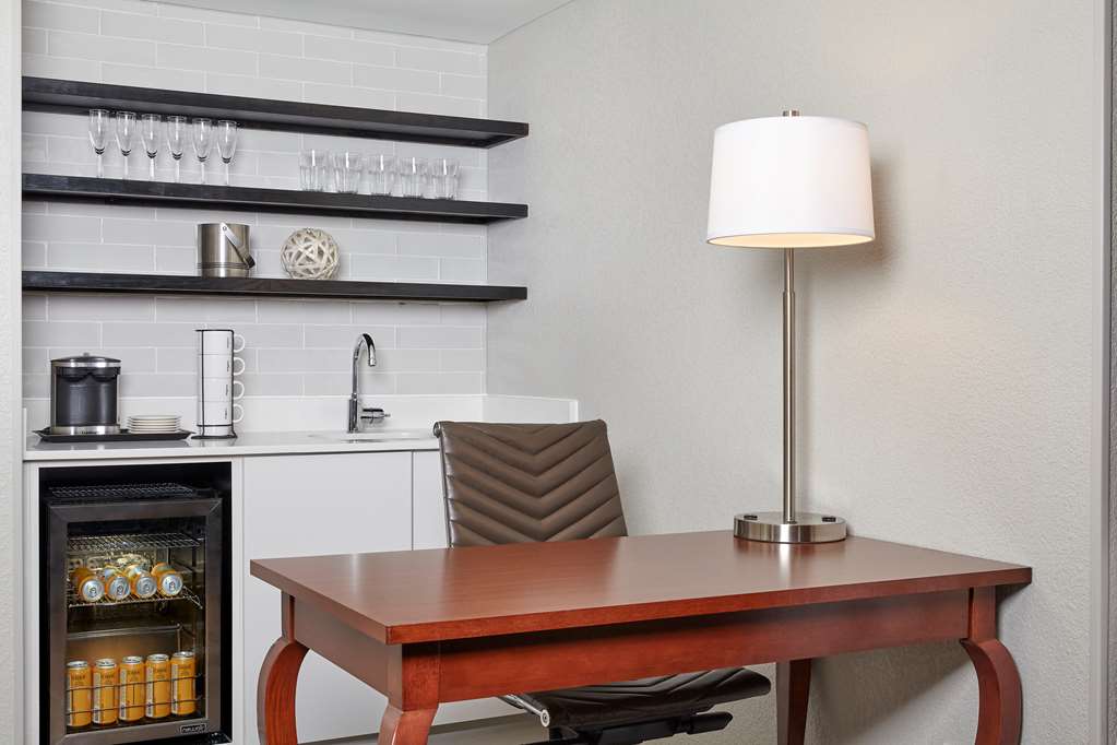 DoubleTree Suites by Hilton Hotel Nashville Airport photo 2
