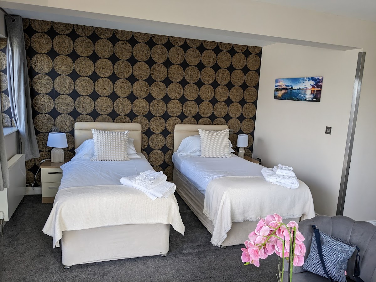 Boathouse Hotel photo 2