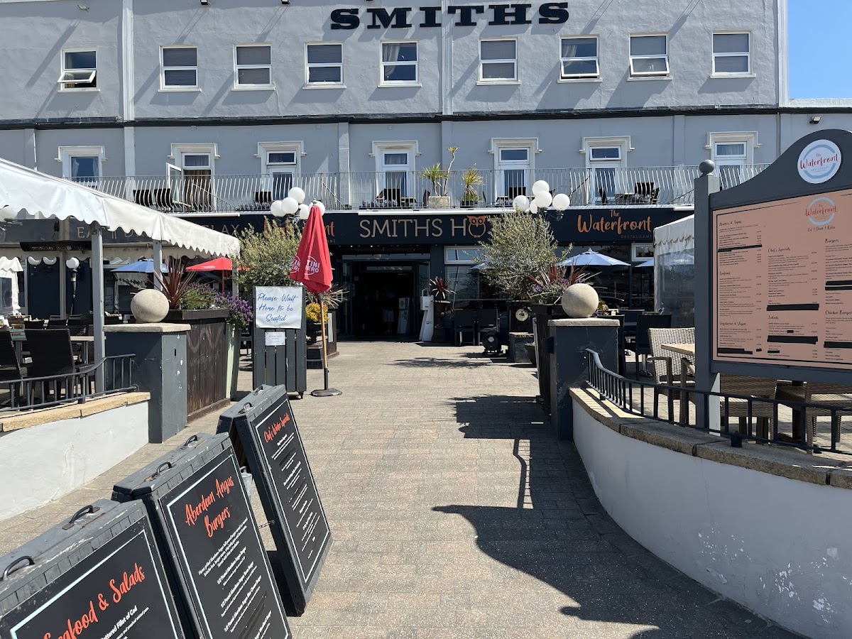 Smiths Hotel
