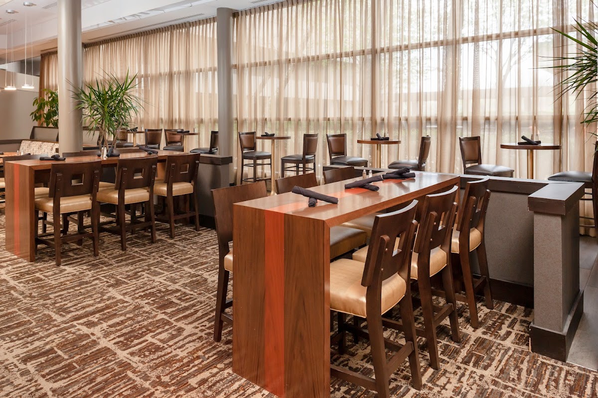 DoubleTree by Hilton Hotel Kansas City - Overland Park photo 2