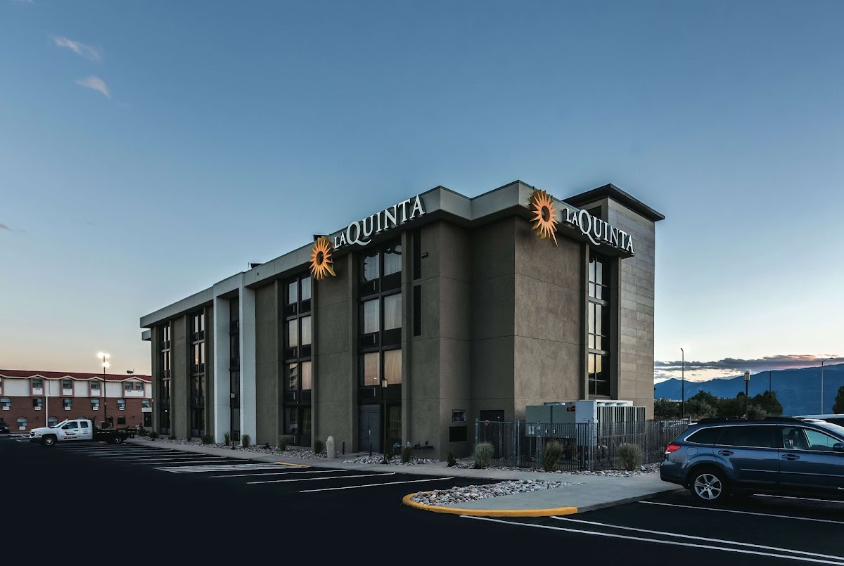 La Quinta Inn & Suites by Wyndham Colorado Springs North