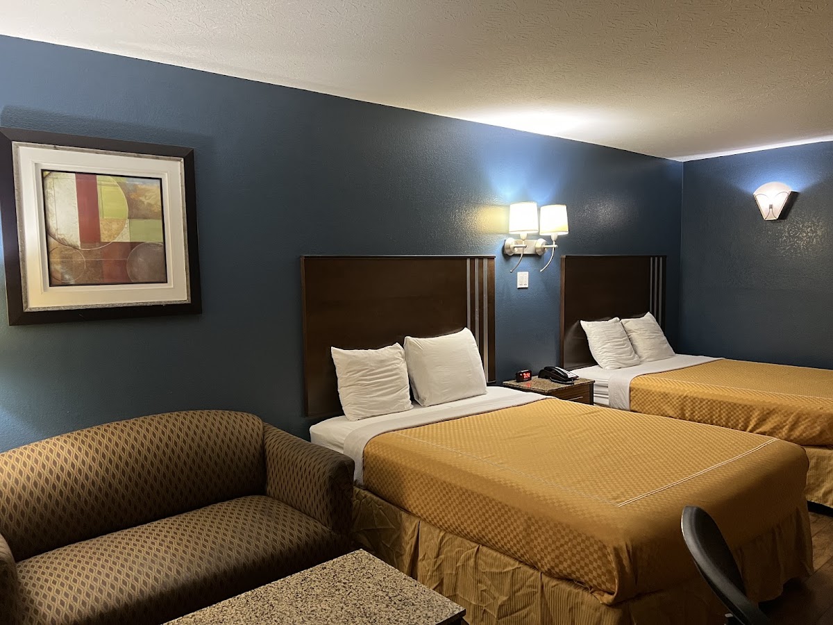 Texas Inn & Suites Raymondville photo 2