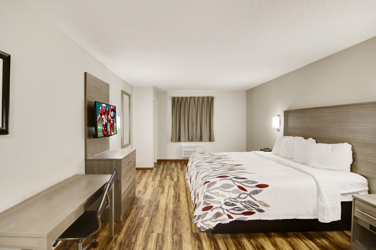 Red Roof Inn & Suites Pensacola - NAS Corry photo 2