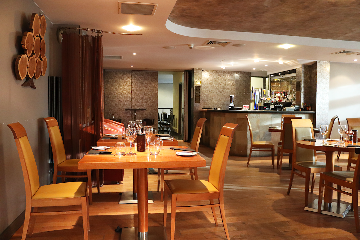 Pinewood Hotel photo 2