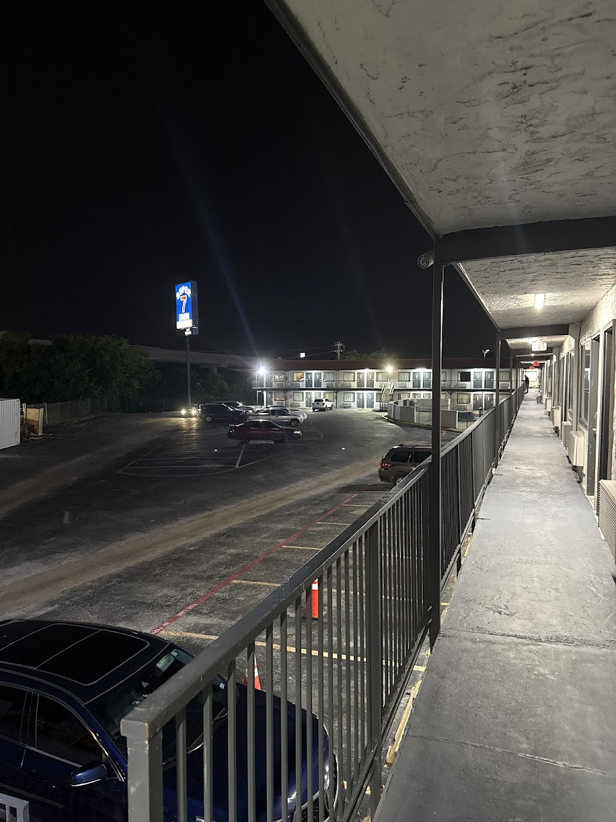 Super 7 Inn Dallas West Arlington