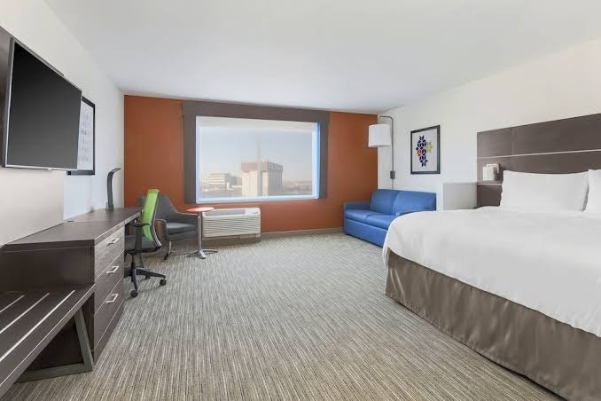 Holiday Inn Express Chicago O`Hare photo 2