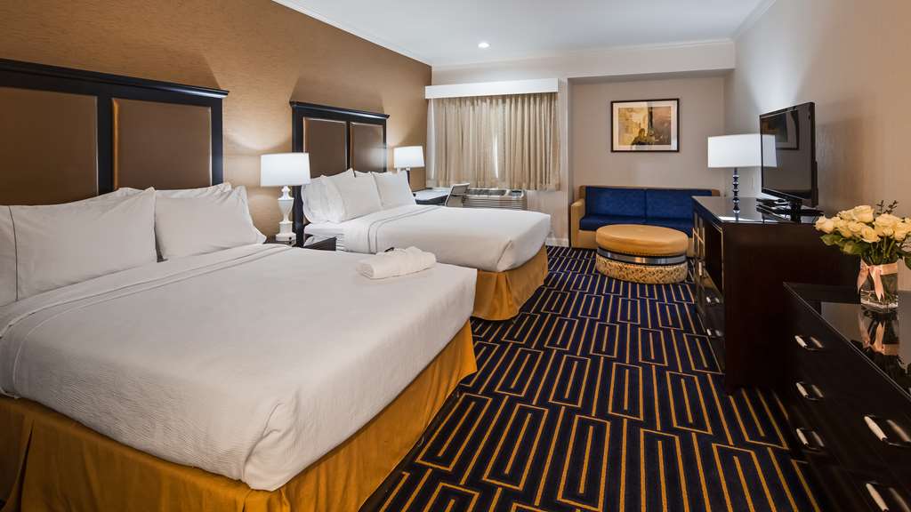 Best Western Plus Palm Court Hotel photo 2