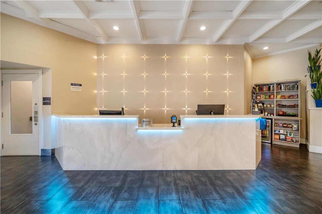 Best Western Plus Palm Court Hotel photo 3