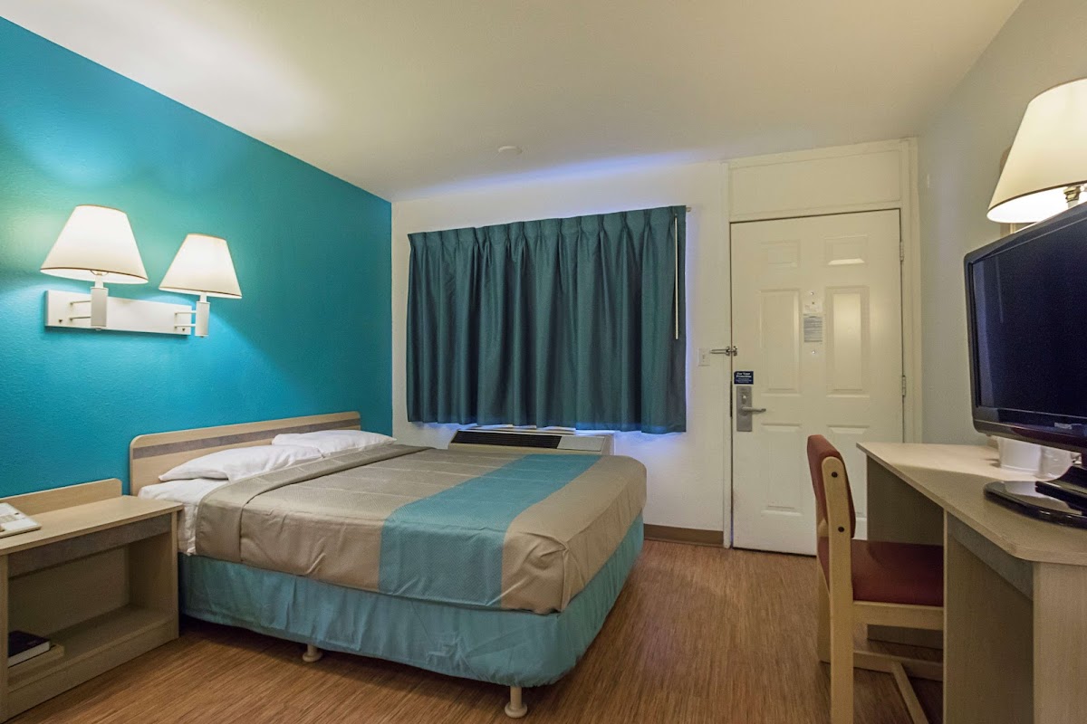 Motel 6 Rochester, MN photo 2