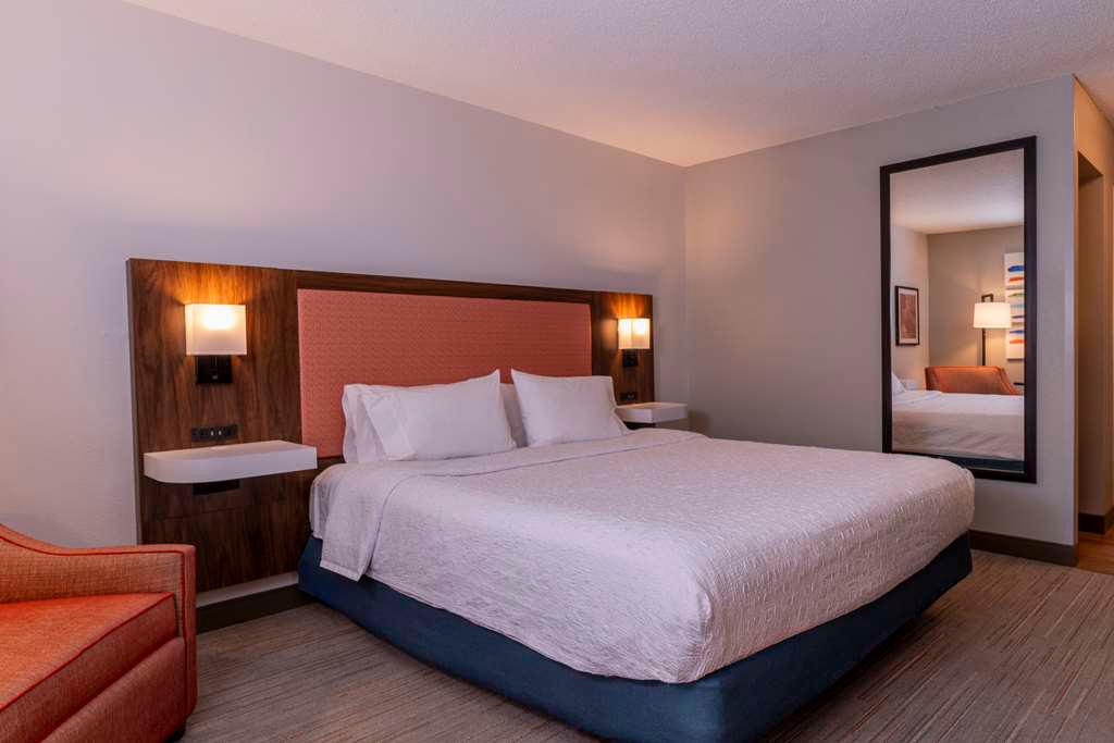 Hampton Inn & Suites St. Louis/Chesterfield photo 2