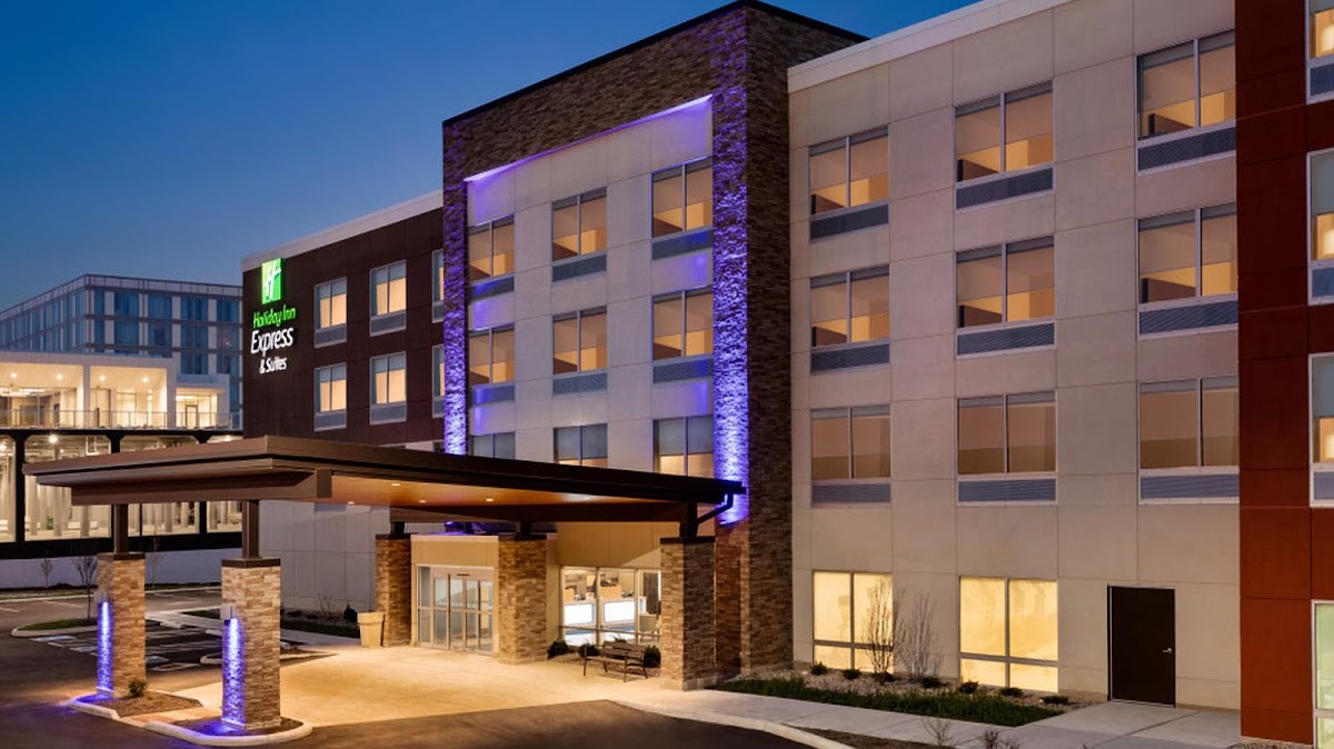 Holiday Inn Express & Suites Cincinnati NE - Redbank
