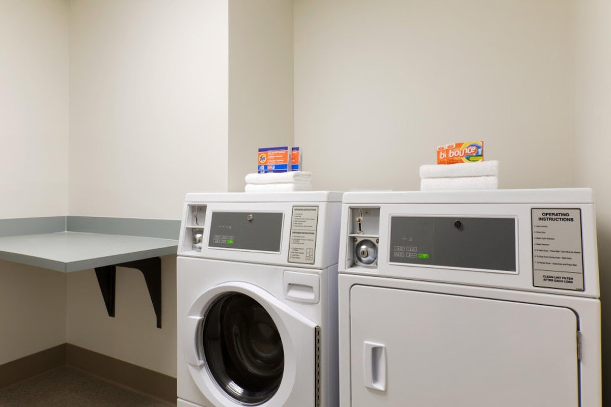 Holiday Inn Express & Suites Cincinnati NE - Redbank photo 2