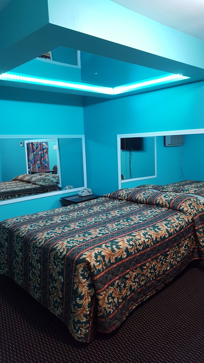 Luxe Motel photo 3