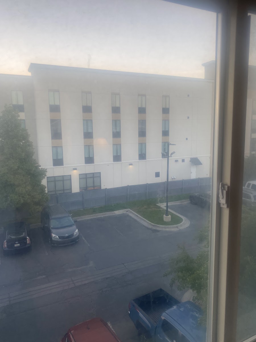 Super 8 by Wyndham Salt Lake City Airport photo 2