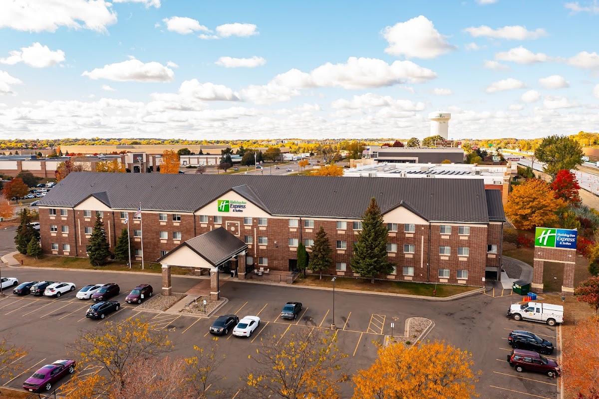 Holiday Inn Express & Suites St. Paul - Woodbury, an IHG Hotel