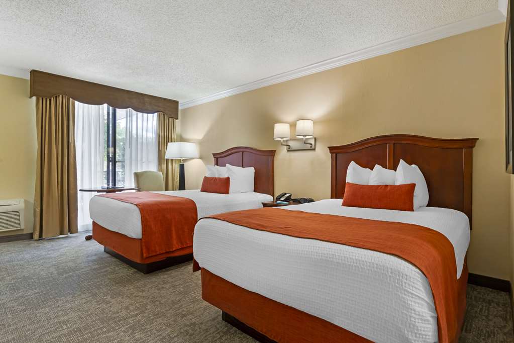 Best Western Plus Burlington photo 2